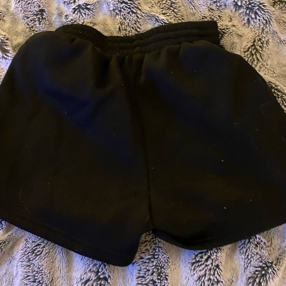 Basketball shorts - Picture 2 of 2